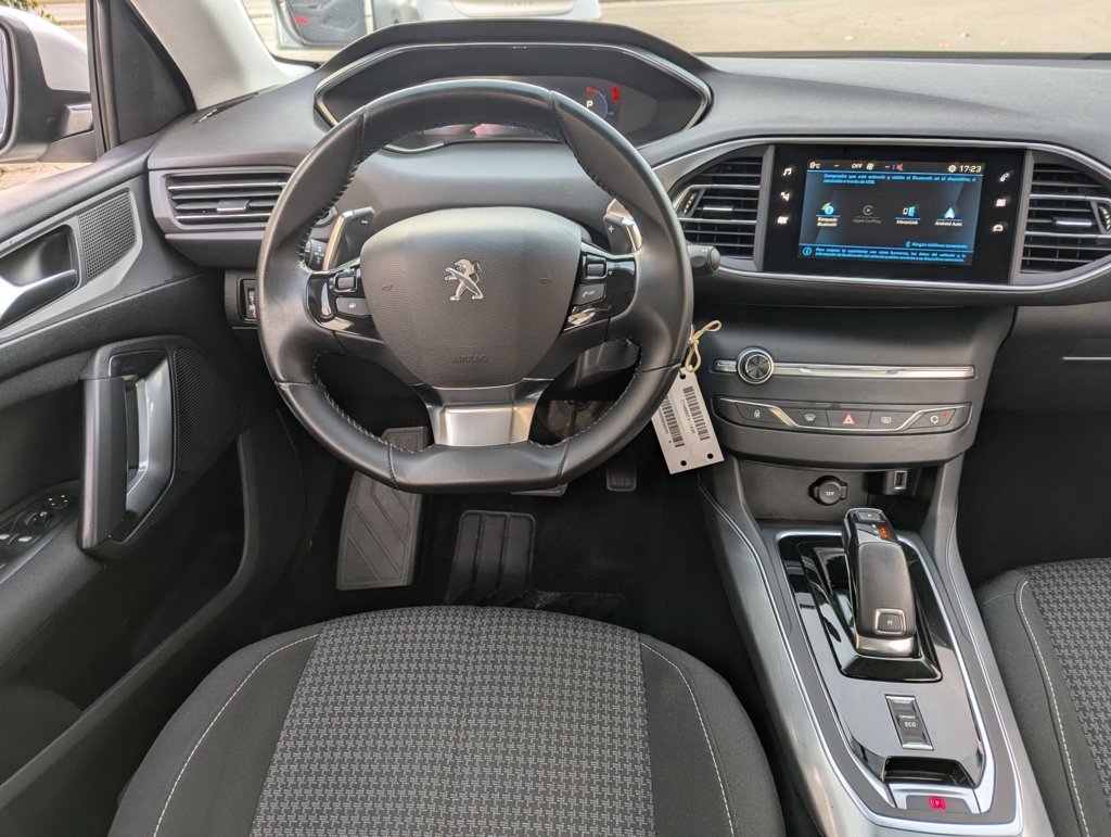 MIDCar coches ocasión Madrid Peugeot 308 Allure BlueHDi Auto S&S EAT8 130Cv Etiqueta medioambiental C IVA y Garantía Inc Nacional