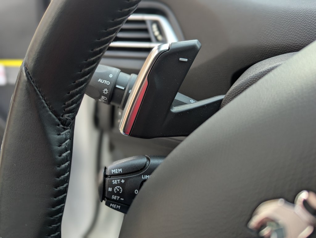 MIDCar coches ocasión Madrid Peugeot 308 Allure BlueHDi Auto S&S EAT8 130Cv Etiqueta medioambiental C IVA y Garantía Inc Nacional