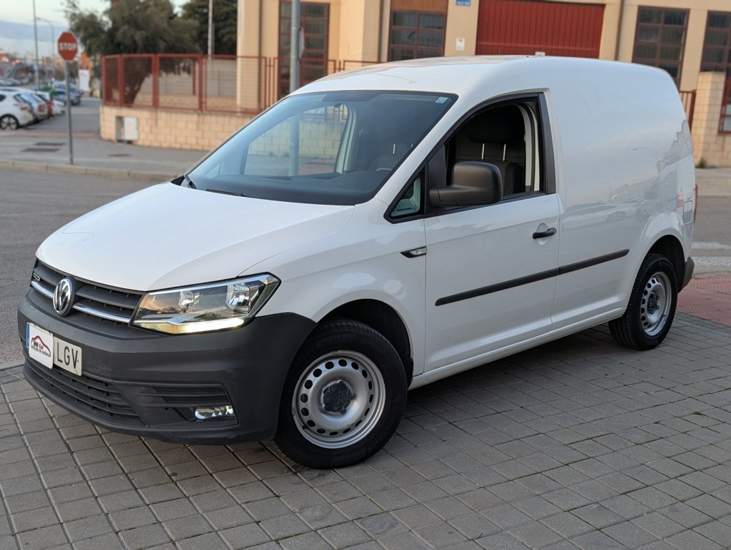 MIDCar coches ocasión Madrid Volkswagen Caddy Profesional Furgón 1.4 TGI 81kW BM 110Cv, Etiqueta medioambiental Eco IVA y Garantía Inc