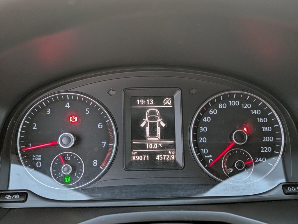 MIDCar coches ocasión Madrid Volkswagen Caddy Profesional Furgón 1.4 TGI 81kW BM 110Cv, Etiqueta medioambiental Eco IVA y Garantía Inc