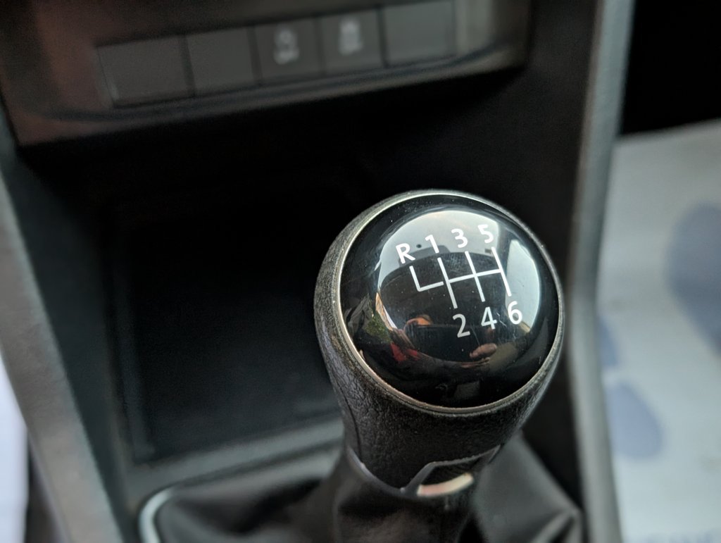 MIDCar coches ocasión Madrid Volkswagen Caddy Profesional Furgón 1.4 TGI 81kW BM 110Cv, Etiqueta medioambiental Eco IVA y Garantía Inc