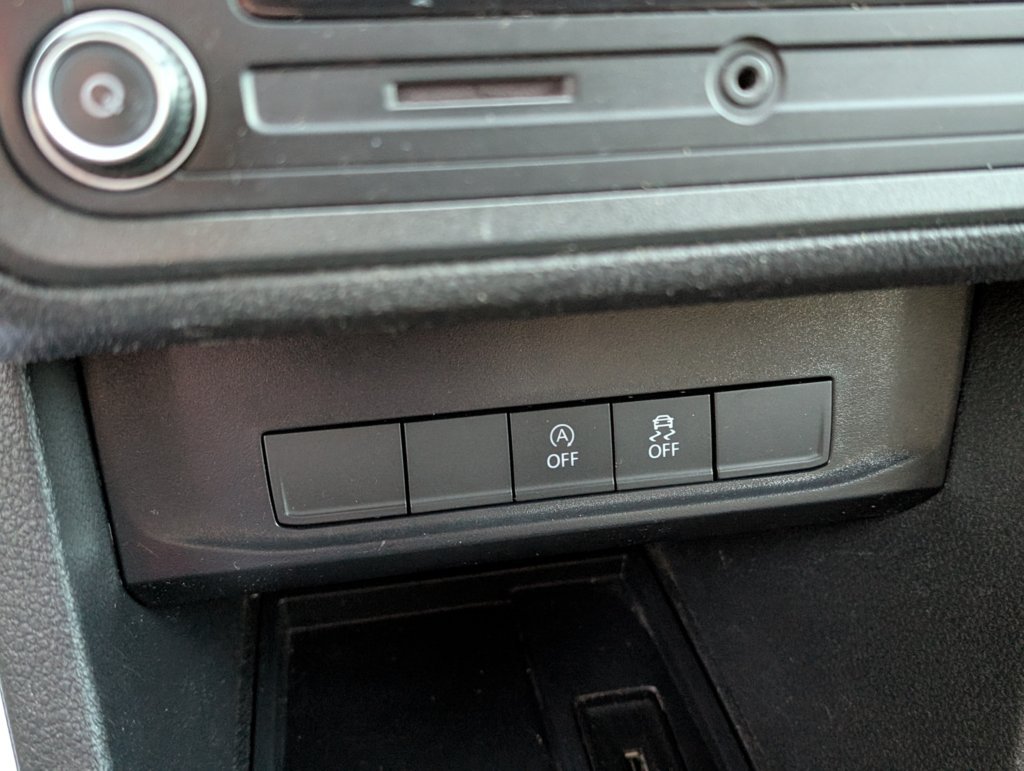 MIDCar coches ocasión Madrid Volkswagen Caddy Profesional Furgón 1.4 TGI 81kW BM 110Cv, Etiqueta medioambiental Eco IVA y Garantía Inc