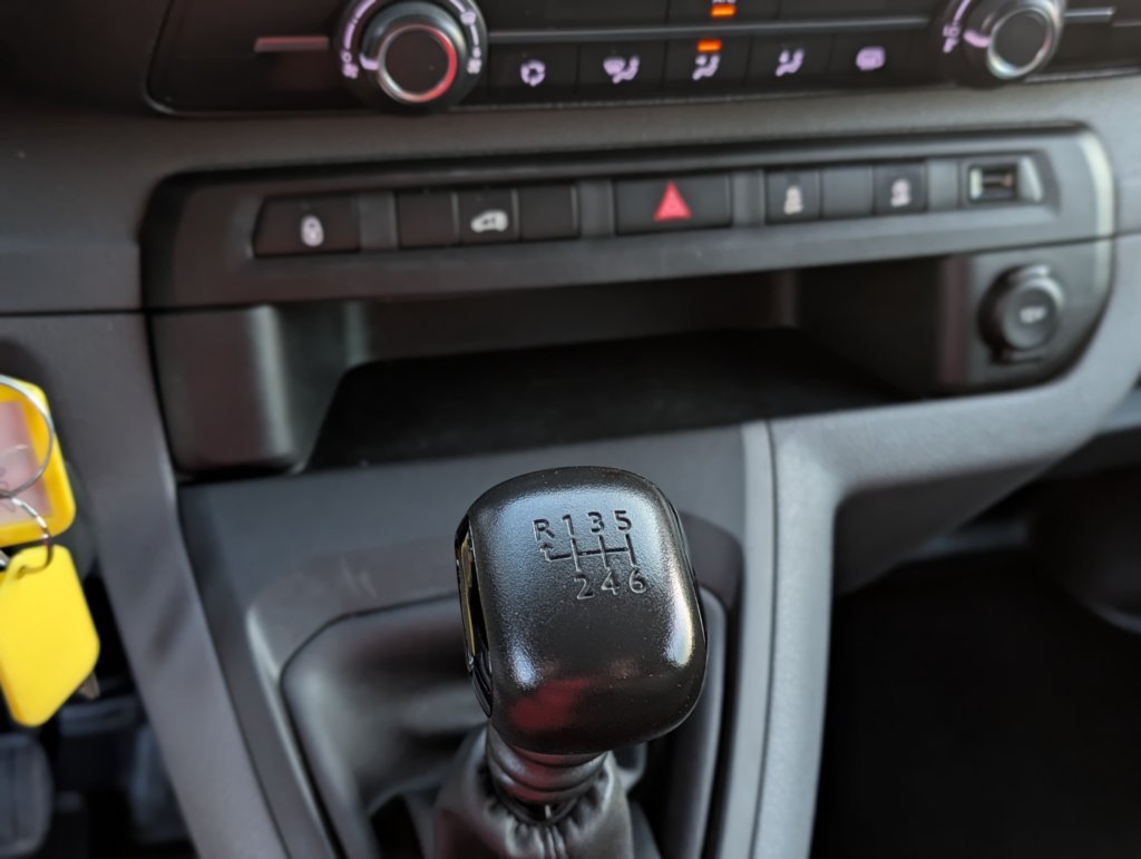 MIDCar coches ocasión Madrid Peugeot Expert Long 2.0BlueHdi 120Cv XL IVA y Garantía Inc Etiqueta C Larga