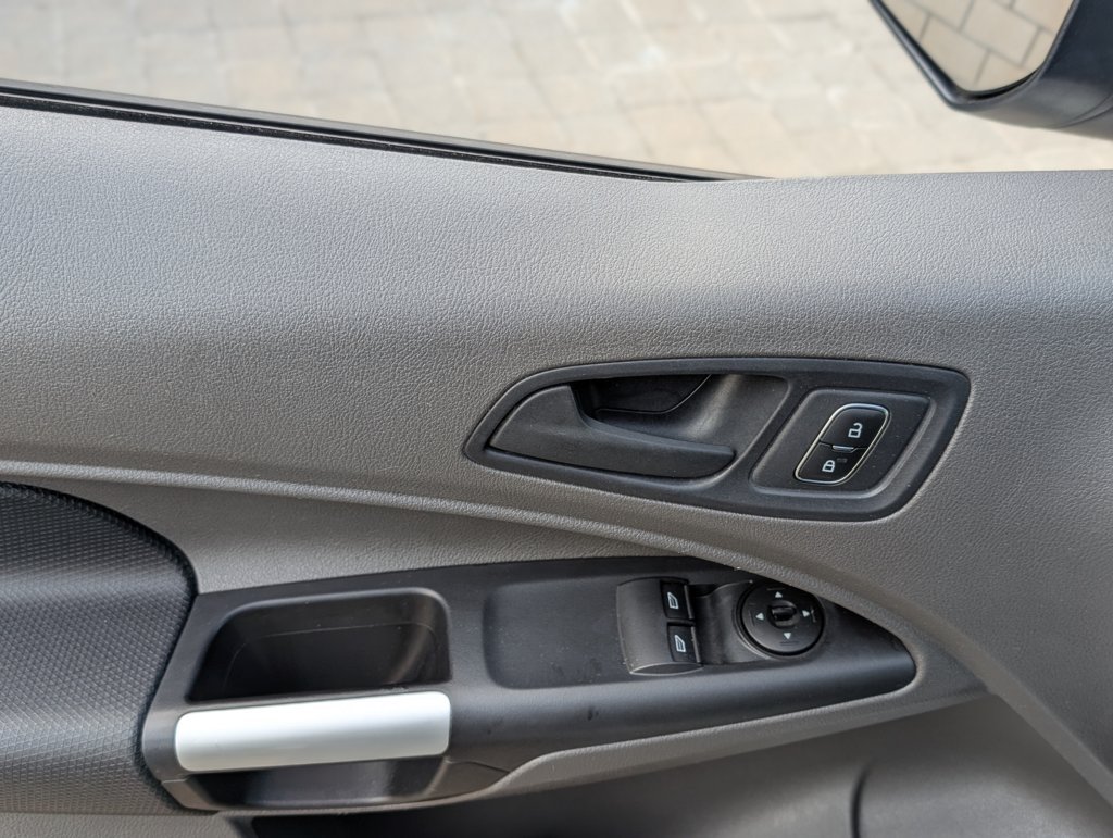 MIDCar coches ocasión Madrid Ford Transit Connect 210 L2 1.5 TDCi 100 5 Puertas  6 Velocidades Etiqueta medioambiental C