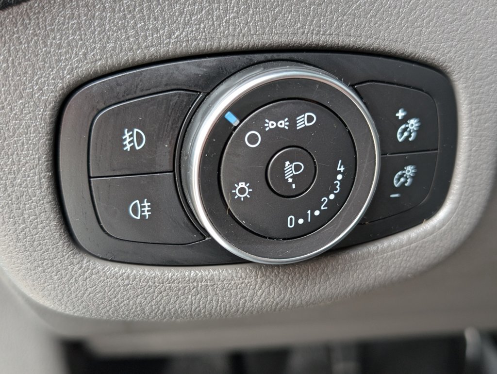 MIDCar coches ocasión Madrid Ford Transit Connect 210 L2 1.5 TDCi 100 5 Puertas  6 Velocidades Etiqueta medioambiental C