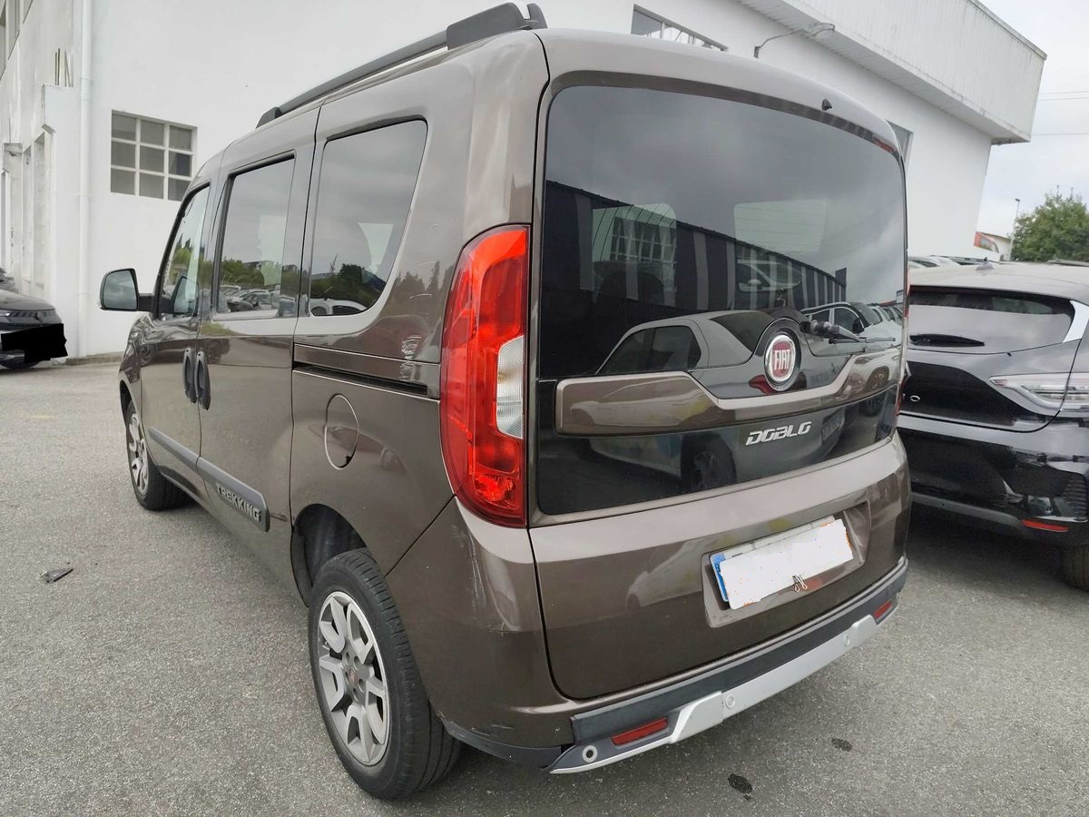 MIDCar coches ocasión Madrid Fiat Doblo 1.6 JTDM Trekking 120Cv, Matriculado como Turismo