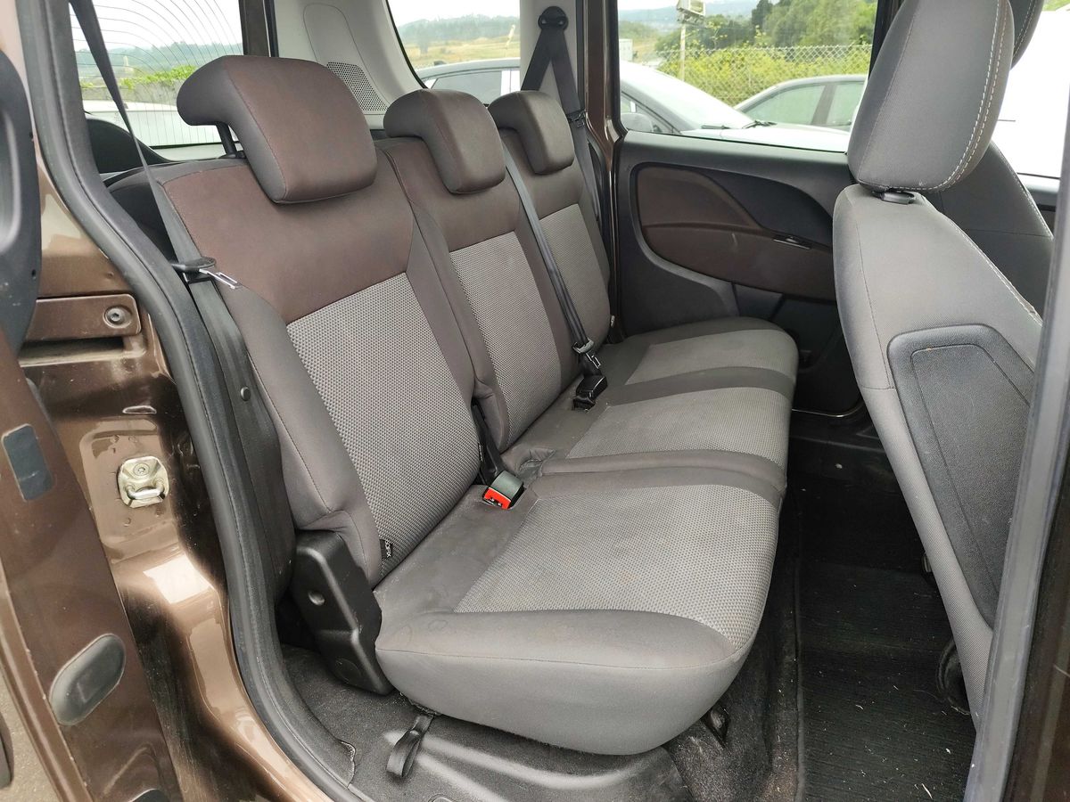 MIDCar coches ocasión Madrid Fiat Doblo 1.6 JTDM Trekking 120Cv, Matriculado como Turismo