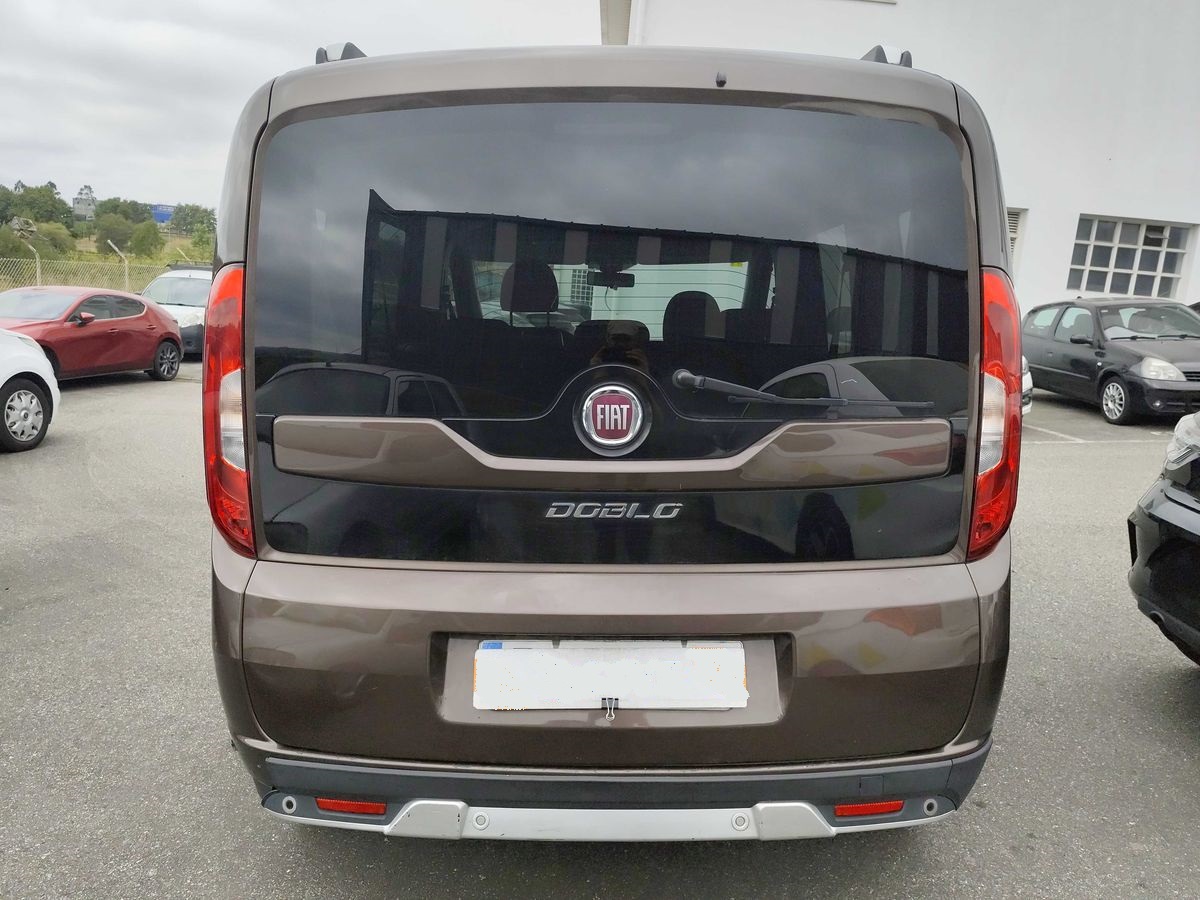 MIDCar coches ocasión Madrid Fiat Doblo 1.6 JTDM Trekking 120Cv, Matriculado como Turismo