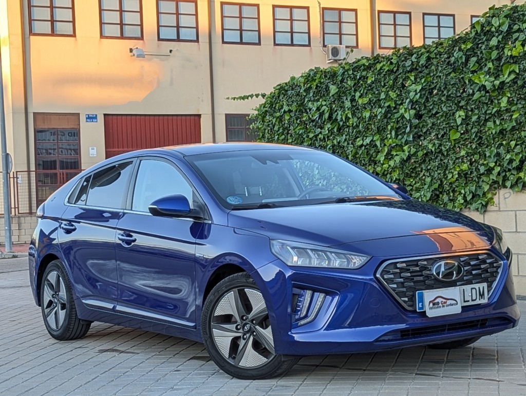 MIDCar coches ocasión Madrid HYUNDAI iONIQ 1.6 GDI HEV Tecno DCT Hybrido Etiqueta ECO Nacional IVA y Garantía Incl