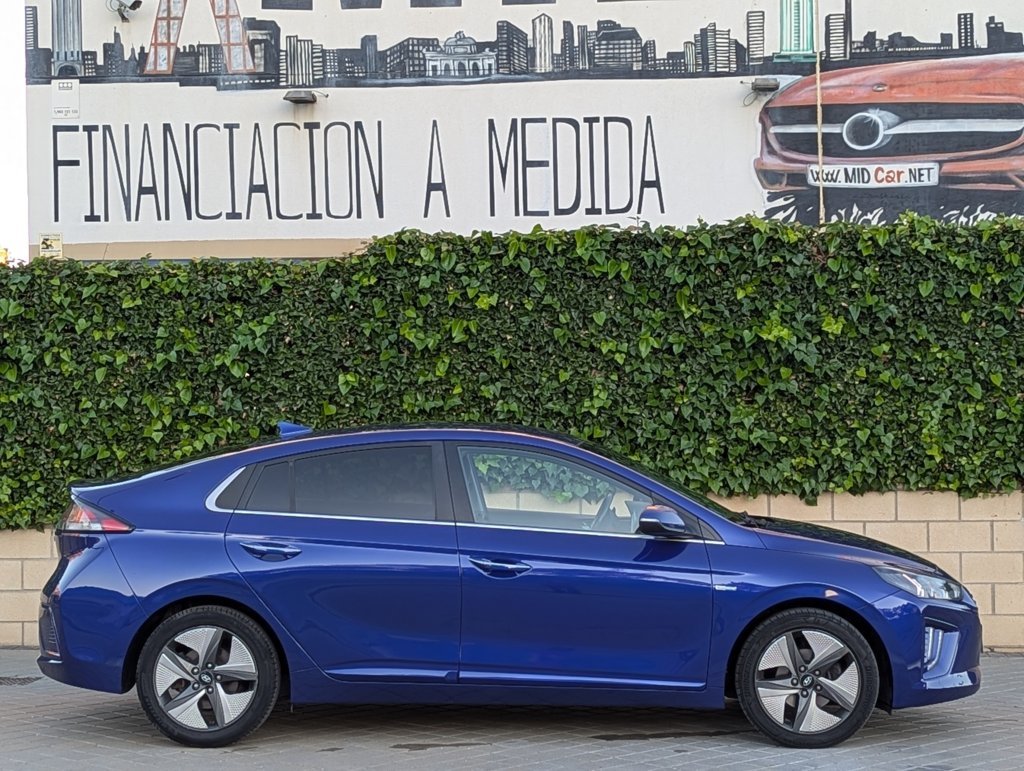 MIDCar coches ocasión Madrid HYUNDAI iONIQ 1.6 GDI HEV Tecno DCT Hybrido Etiqueta ECO Nacional IVA y Garantía Incl