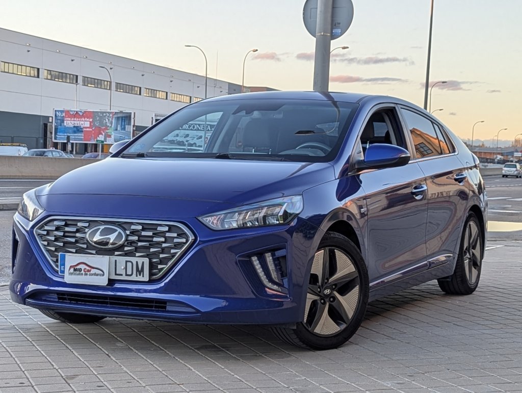 MIDCar coches ocasión Madrid HYUNDAI iONIQ 1.6 GDI HEV Tecno DCT Hybrido Etiqueta ECO Nacional IVA y Garantía Incl