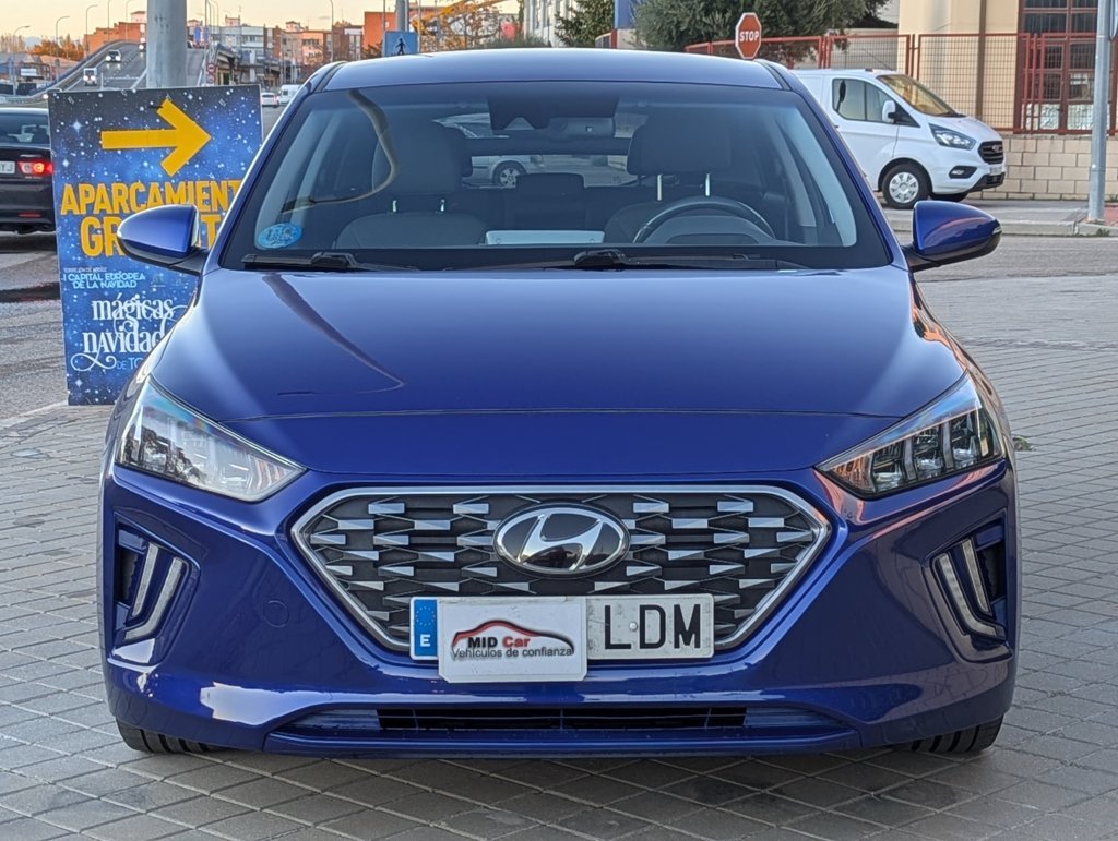 MIDCar coches ocasión Madrid HYUNDAI iONIQ 1.6 GDI HEV Tecno DCT Hybrido Etiqueta ECO Nacional IVA y Garantía Incl