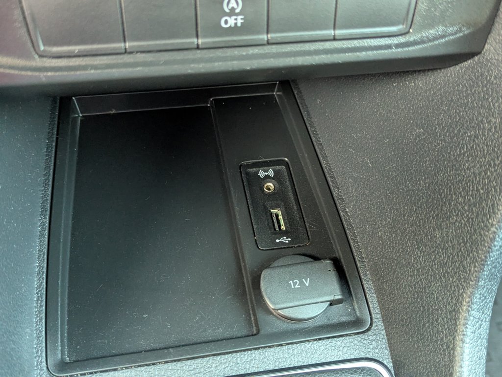 MIDCar coches ocasión Madrid Volkswagen Caddy Profesional Furgón 1.4 TGI 81kW BM 110Cv, Etiqueta medioambiental Eco IVA y Garantía Inc