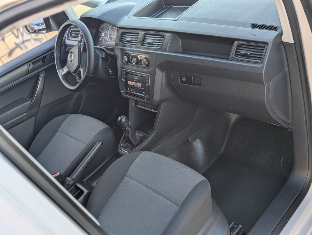 MIDCar coches ocasión Madrid Volkswagen Caddy Profesional Furgón 1.4 TGI 81kW BM 110Cv, Etiqueta medioambiental Eco IVA y Garantía Inc