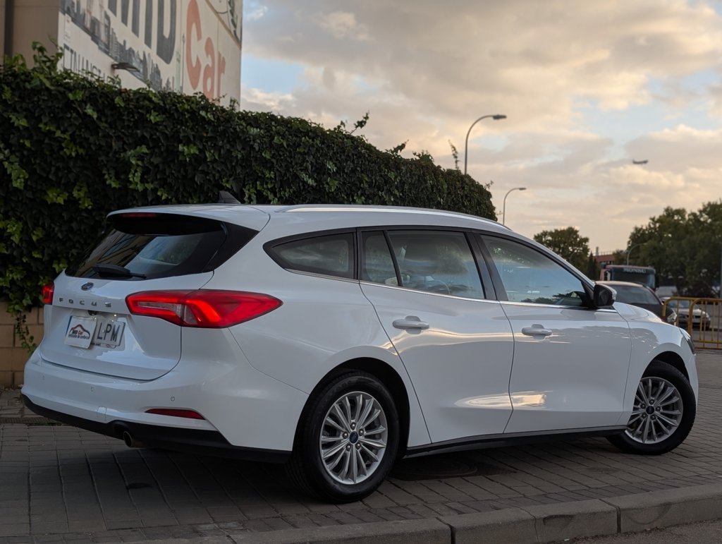 MIDCar coches ocasión Madrid Ford Focus SB  Titanium 1.5EcoBlue 120Cv 6Velocidade Etiqueta C Nacional IVa y Garantía