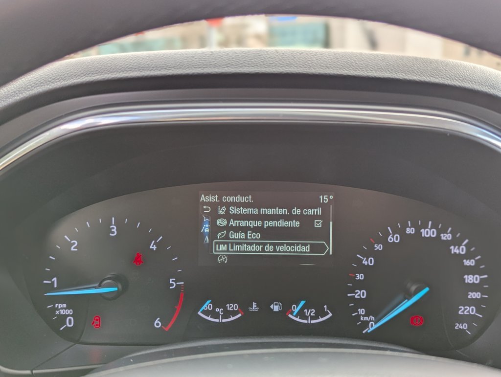 MIDCar coches ocasión Madrid Ford Focus SB  Titanium 1.5EcoBlue 120Cv 6Velocidade Etiqueta C Nacional IVa y Garantía