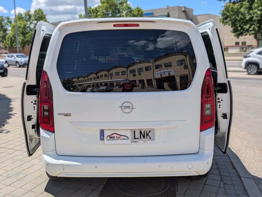 MIDCar coches ocasión Madrid Opel Combo 1.5Td S7S Edition Plus L 100Cv IVA y Garantia Inc Etiqueta C Nacional