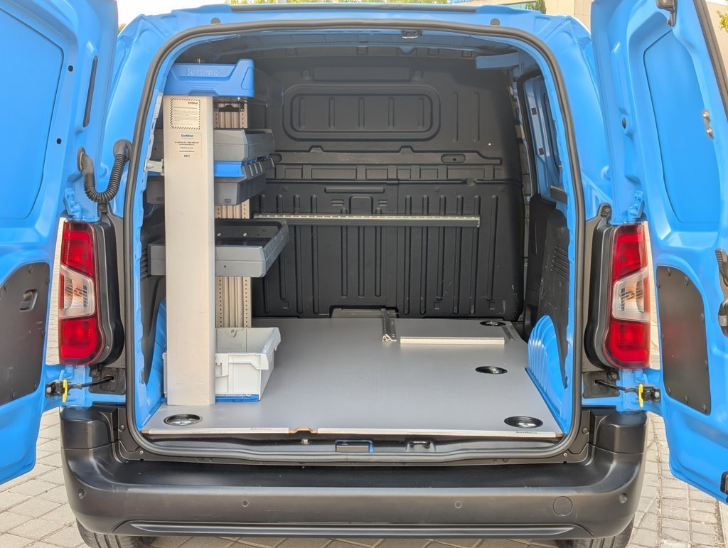 MIDCar coches ocasión Madrid Peugeot Partner Premium 1.6BlueHdi Etiqueta C con IVA y Garantía Incluida Pantalla y freno mano electrico