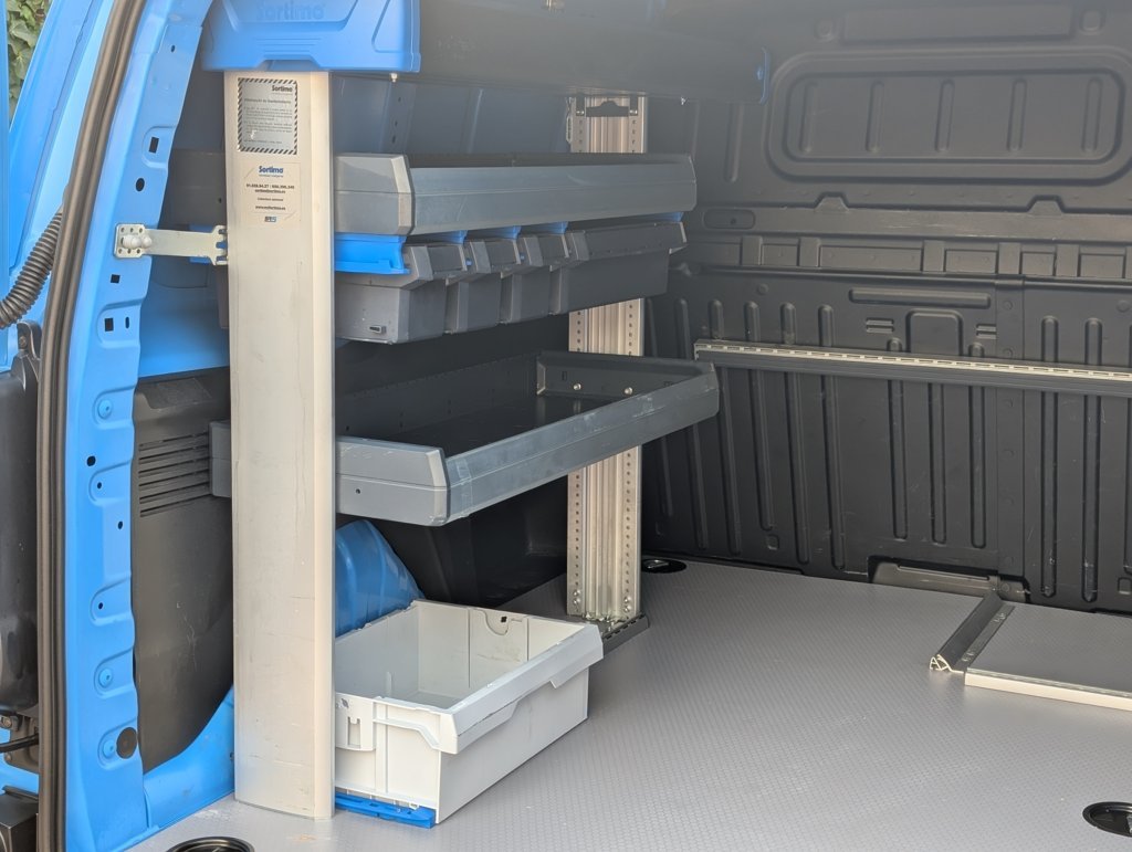 MIDCar coches ocasión Madrid Peugeot Partner Premium 1.6BlueHdi Etiqueta C con IVA y Garantía Incluida Pantalla y freno mano electrico