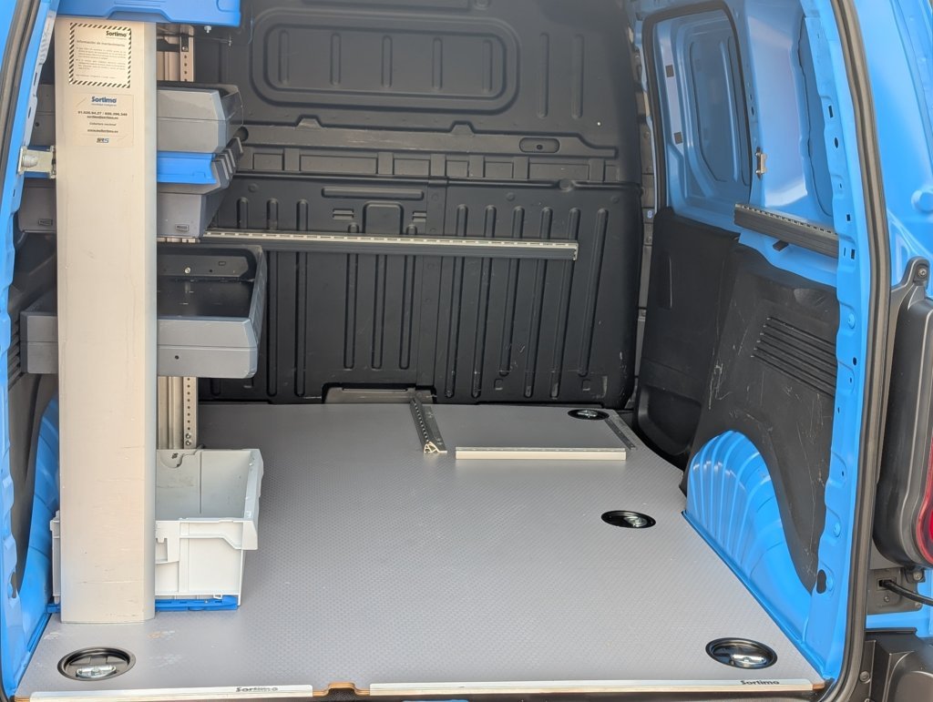 MIDCar coches ocasión Madrid Peugeot Partner Premium 1.6BlueHdi Etiqueta C con IVA y Garantía Incluida Pantalla y freno mano electrico