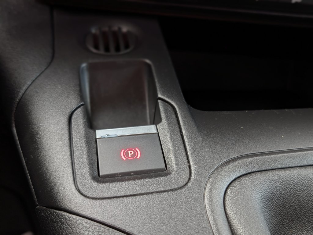 MIDCar coches ocasión Madrid Peugeot Partner Premium 1.6BlueHdi Etiqueta C con IVA y Garantía Incluida Pantalla y freno mano electrico