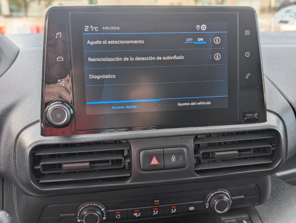 MIDCar coches ocasión Madrid Peugeot Partner Premium 1.6BlueHdi Etiqueta C con IVA y Garantía Incluida Pantalla y freno mano electrico