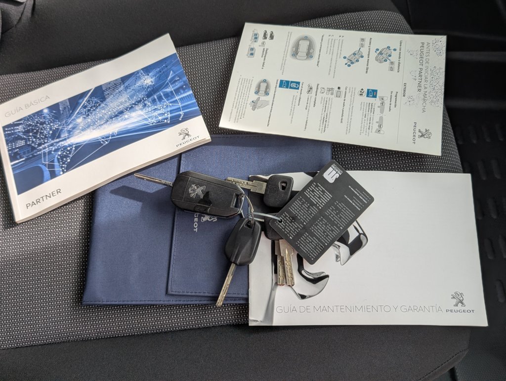 MIDCar coches ocasión Madrid Peugeot Partner Premium 1.6BlueHdi Etiqueta C con IVA y Garantía Incluida Pantalla y freno mano electrico