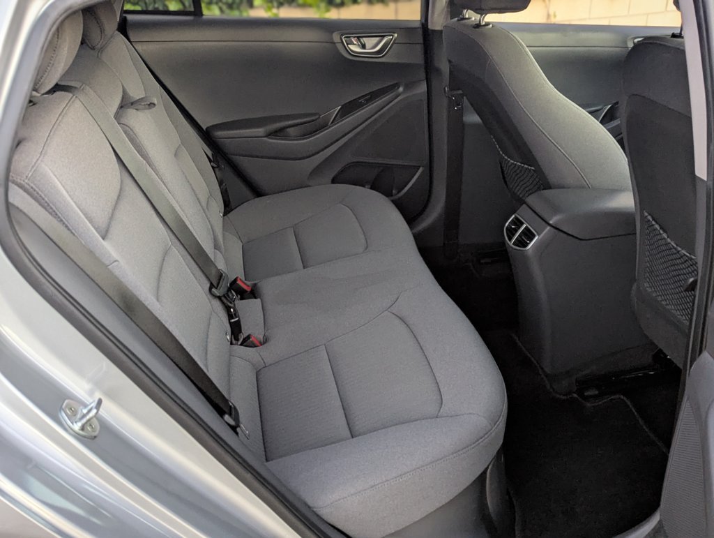 MIDCar coches ocasión Madrid HYUNDAI  iONIQ 1.6 GDI HEV Tecno DCT Hybrido Etiqueta ECO nacional IVA y Garantía Incl