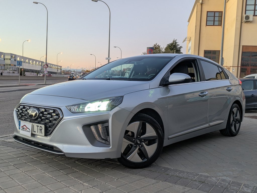 MIDCar coches ocasión Madrid HYUNDAI  iONIQ 1.6 GDI HEV Tecno DCT Hybrido Etiqueta ECO nacional IVA y Garantía Incl