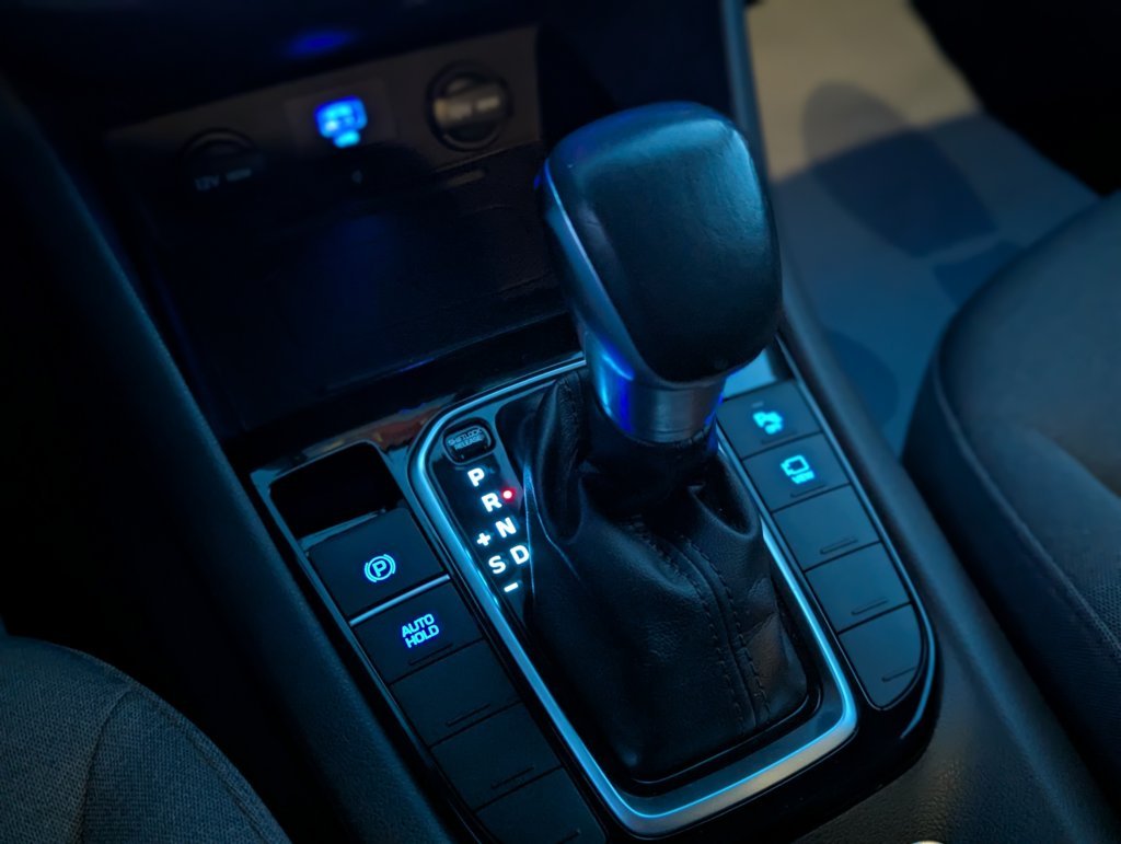 MIDCar coches ocasión Madrid HYUNDAI  iONIQ 1.6 GDI HEV Tecno DCT Hybrido Etiqueta ECO nacional IVA y Garantía Incl