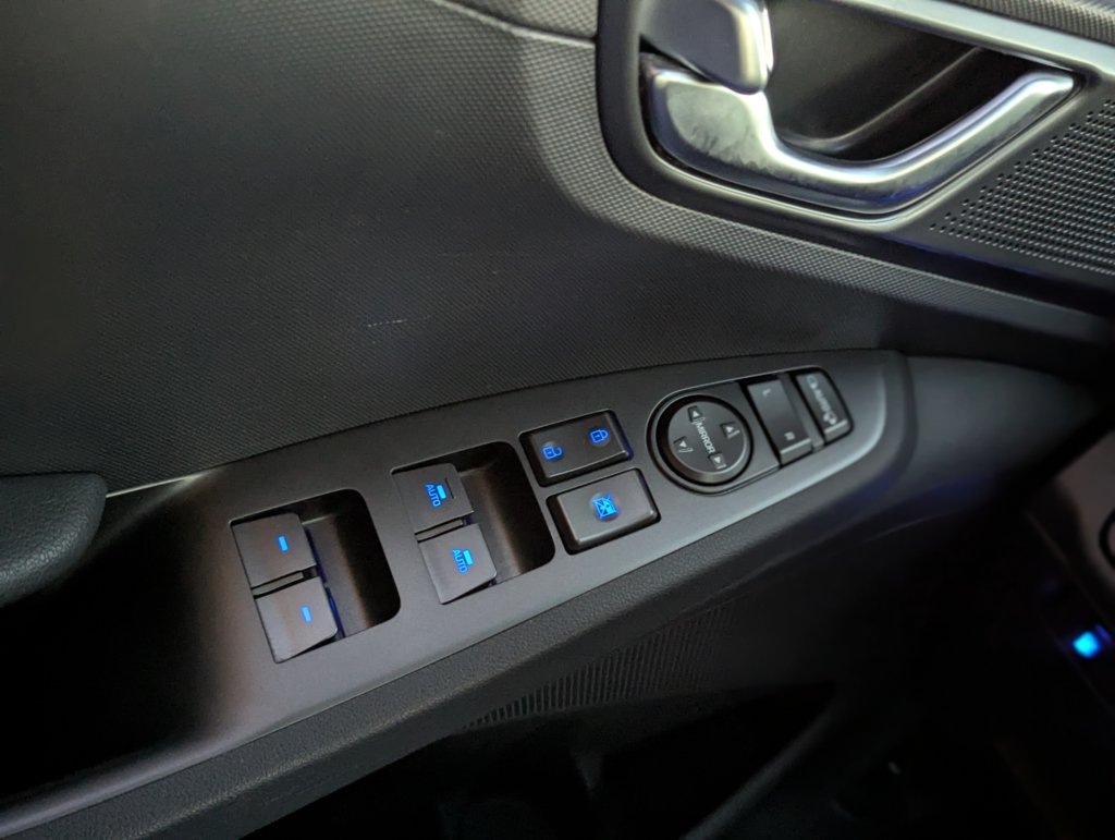 MIDCar coches ocasión Madrid HYUNDAI  iONIQ 1.6 GDI HEV Tecno DCT Hybrido Etiqueta ECO nacional IVA y Garantía Incl