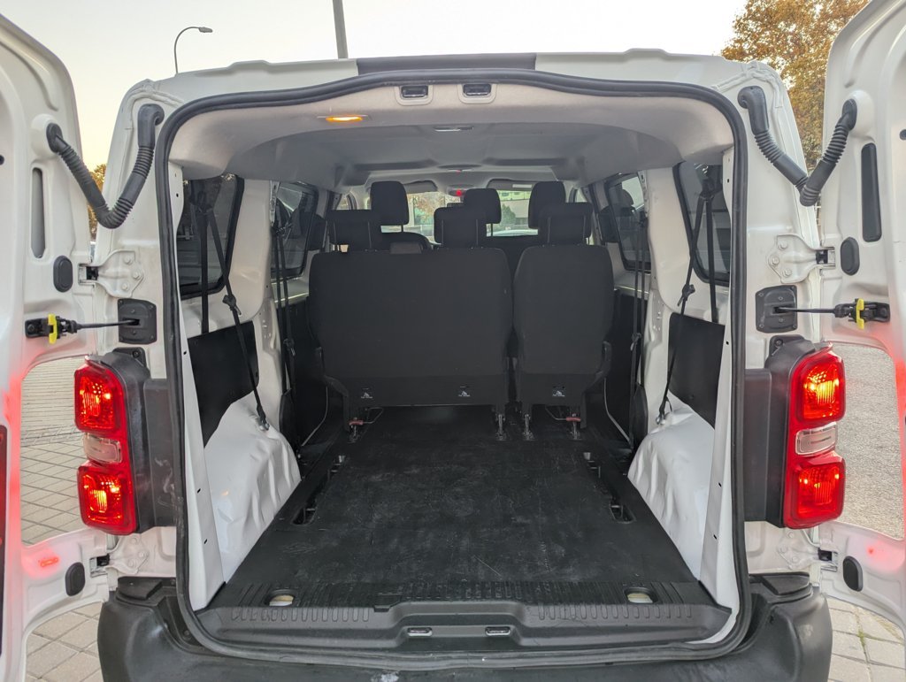 MIDCar coches ocasión Madrid Citroen Jumpy 2.0BlueHdi 150Cv , 6/9 Plazas con IVA y garantía Incl Etiqueta C