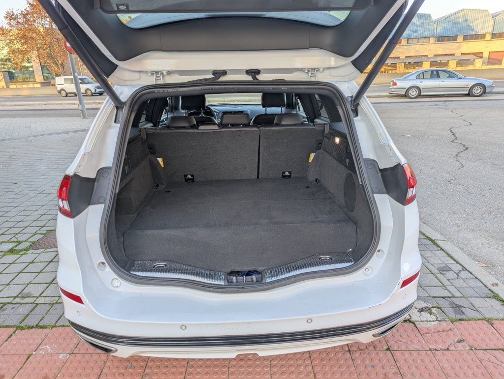 MIDCar coches ocasión Madrid Ford Mondeo 2.0 Híbrido 138kW ST-Line HEV AT SB  Etiqueta medioambiental ECO Nacional 1Dueño con IVA y Garantía