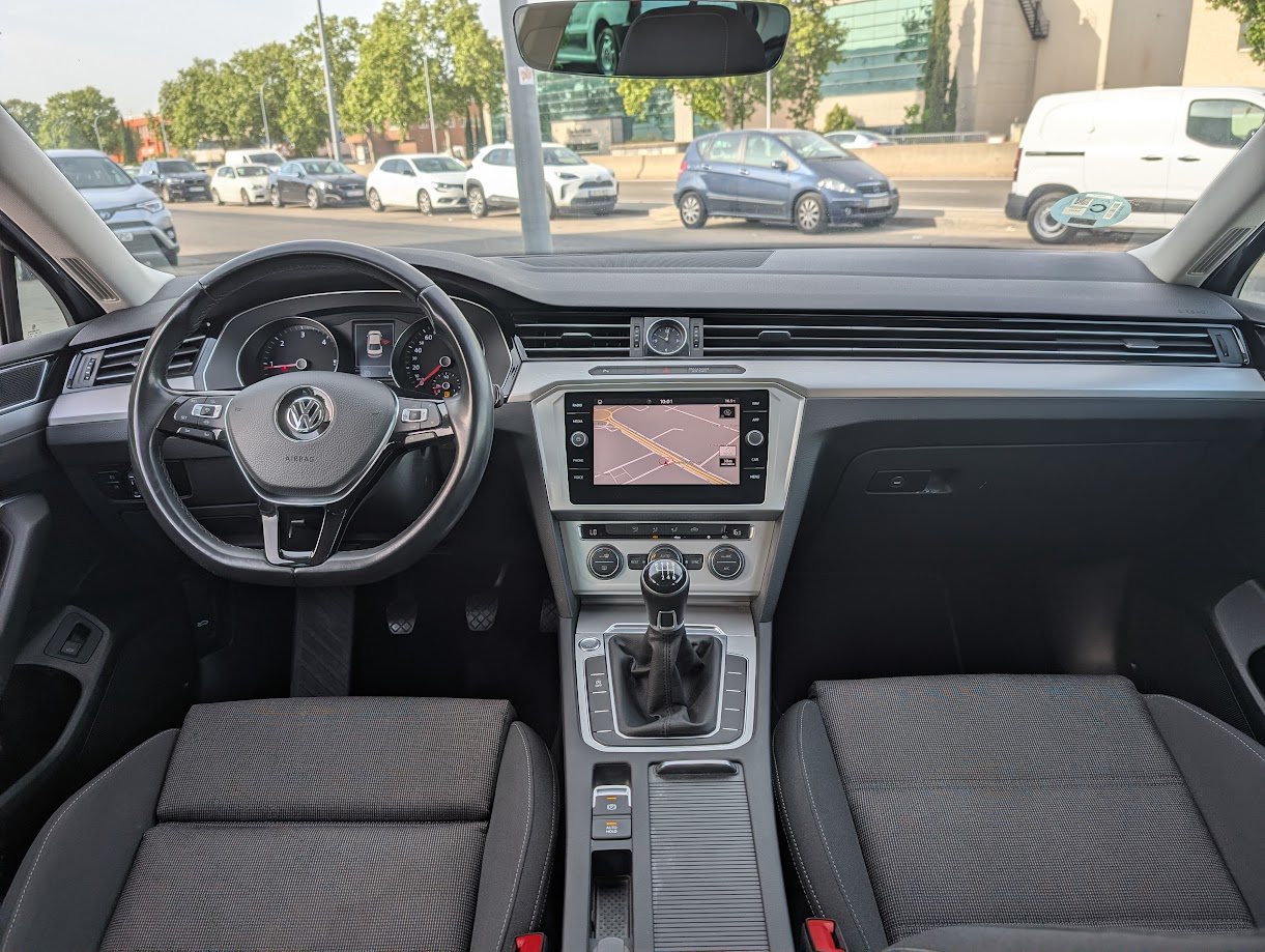 MIDCar coches ocasión Madrid VOLKSWAGEN PASSAT Advance 2.0 TDI 110kW (150CV)