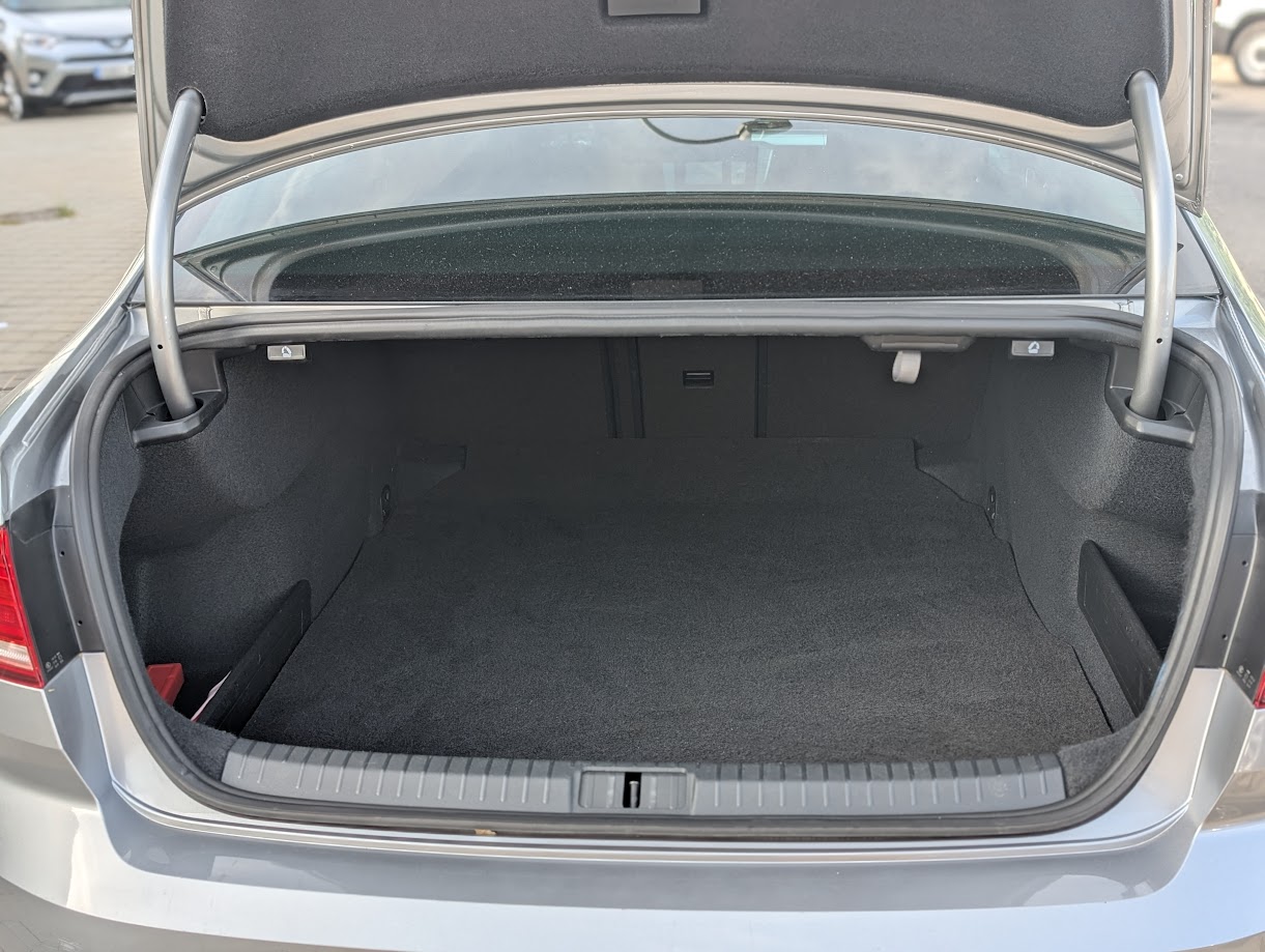 MIDCar coches ocasión Madrid VOLKSWAGEN PASSAT Advance 2.0 TDI 110kW (150CV)