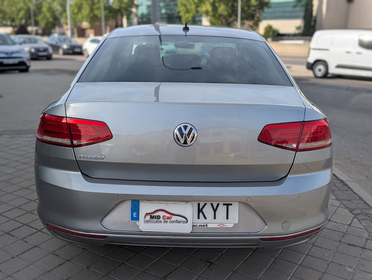 MIDCar coches ocasión Madrid VOLKSWAGEN PASSAT Advance 2.0 TDI 110kW (150CV)