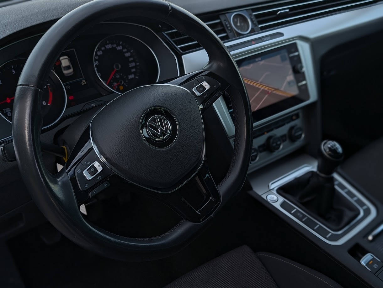 MIDCar coches ocasión Madrid VOLKSWAGEN PASSAT Advance 2.0 TDI 110kW (150CV)