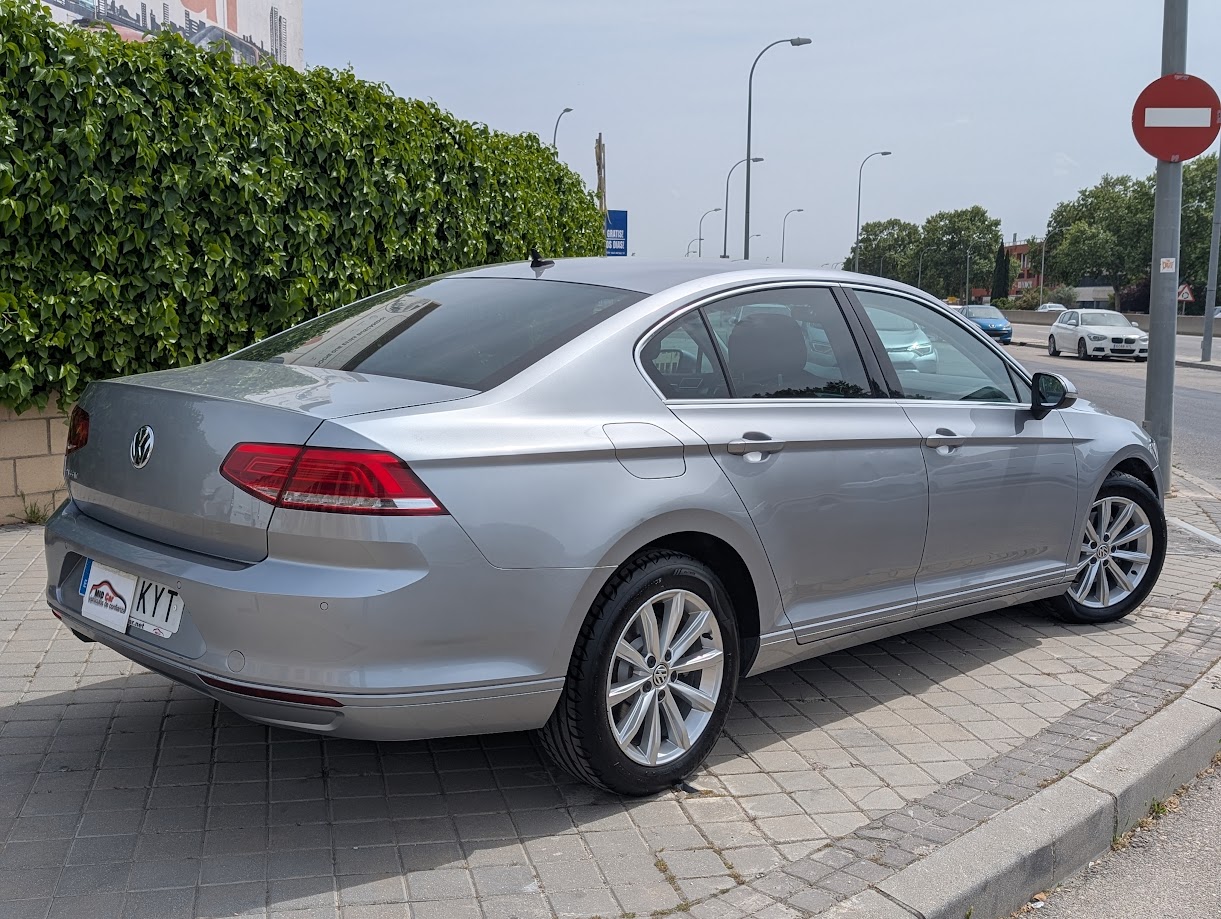 MIDCar coches ocasión Madrid VOLKSWAGEN PASSAT Advance 2.0 TDI 110kW (150CV)