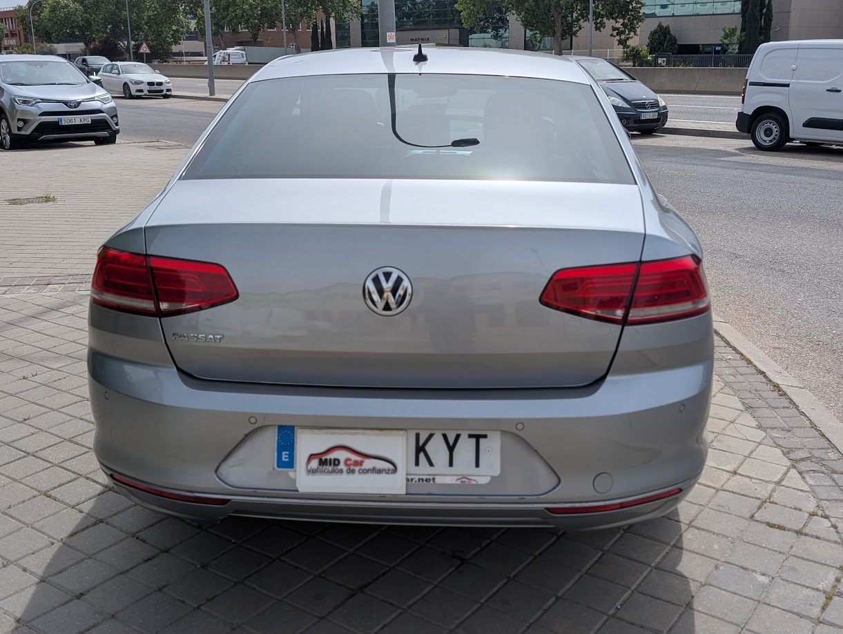 MIDCar coches ocasión Madrid VOLKSWAGEN PASSAT Advance 2.0 TDI 110kW (150CV)