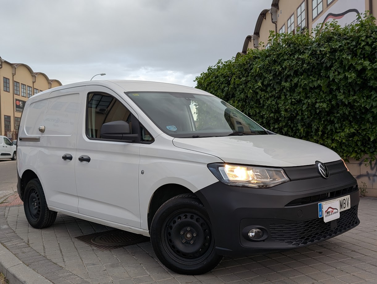 MIDCar coches ocasión Madrid Volkswagen Caddy Profesional Furgón Nuevo Modelo 2.0Tdi 122Cv 4MOTION 6Velocidades IVA y Garantía Incl Etiqueta C