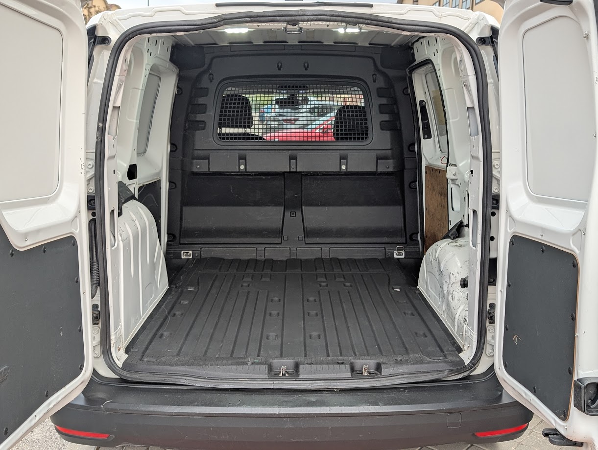 MIDCar coches ocasión Madrid Volkswagen Caddy Profesional Furgón Nuevo Modelo 2.0Tdi 122Cv 4MOTION 6Velocidades IVA y Garantía Incl Etiqueta C