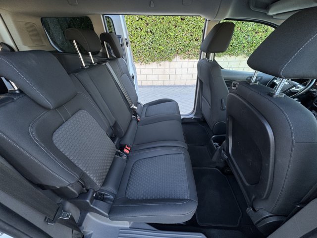 MID Car coches ocasión Madrid Ford Transit Connect Kombi 1.5TDci 100Cv Trend 230 L2 (M1)