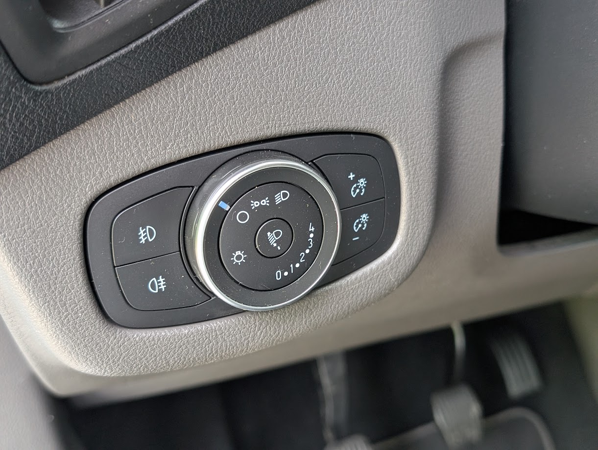 MIDCar coches ocasión Madrid Ford Transit Connect Kombi 1.5TDci 100Cv Trend 230 L2 (M1)