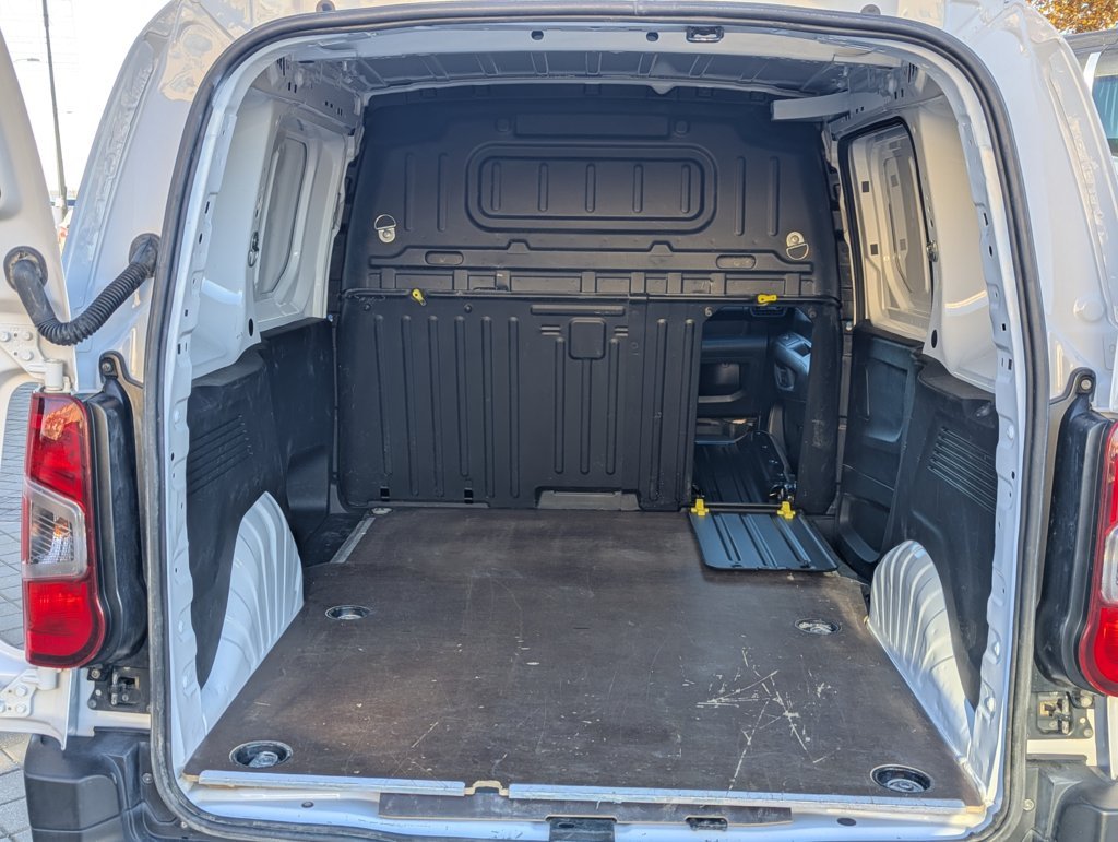 MIDCar coches ocasión Madrid Citroen Berlingo 1.5BlueHdi 102Cv 6 Velocidades Etiqueta C IVA y Garantía Incl Nacional Historial mantenimiento