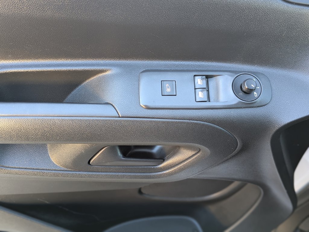 MIDCar coches ocasión Madrid Citroen Berlingo 1.5BlueHdi 102Cv 6 Velocidades Etiqueta C IVA y Garantía Incl Nacional Historial mantenimiento