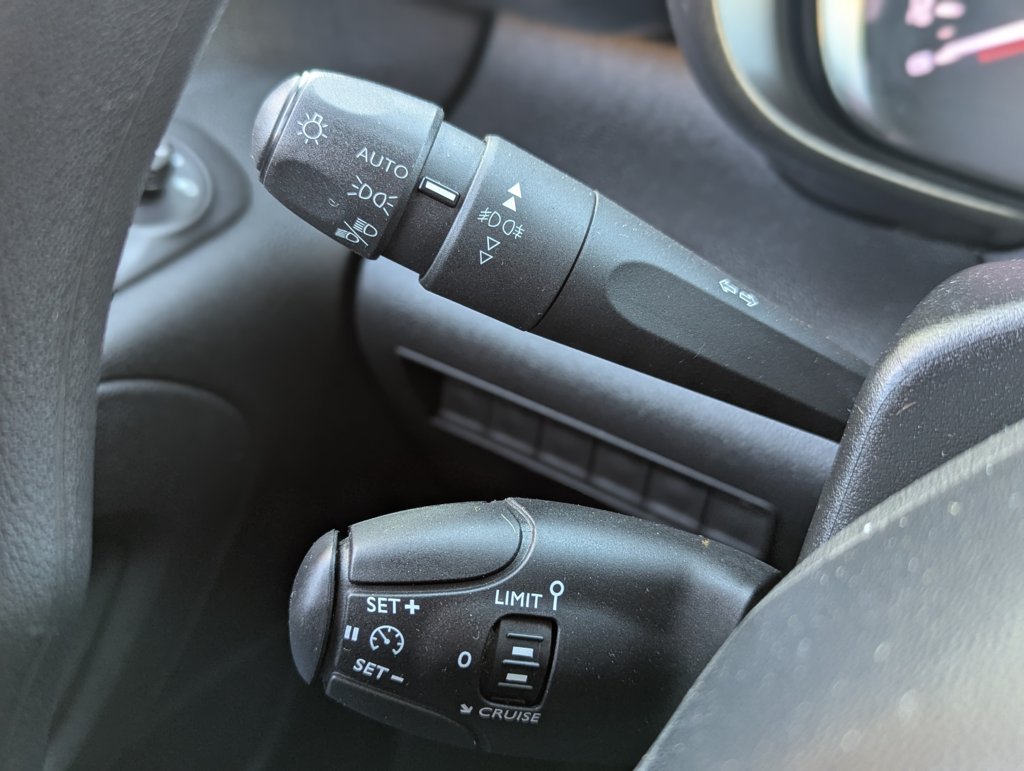 MIDCar coches ocasión Madrid Citroen Berlingo 1.5BlueHdi 102Cv 6 Velocidades Etiqueta C IVA y Garantía Incl Nacional Historial mantenimiento