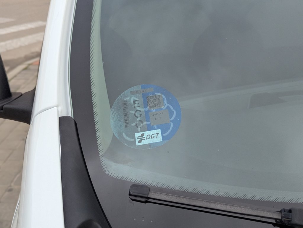 MIDCar coches ocasión Madrid Dacia Dokker Combi Essential 1.6 110Cv GLP Híbrido Etiqueta medioambiental ECO IVA y Garantía Incl