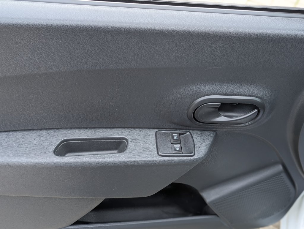 MIDCar coches ocasión Madrid Dacia Dokker Combi Essential 1.6 110Cv GLP Híbrido Etiqueta medioambiental ECO IVA y Garantía Incl