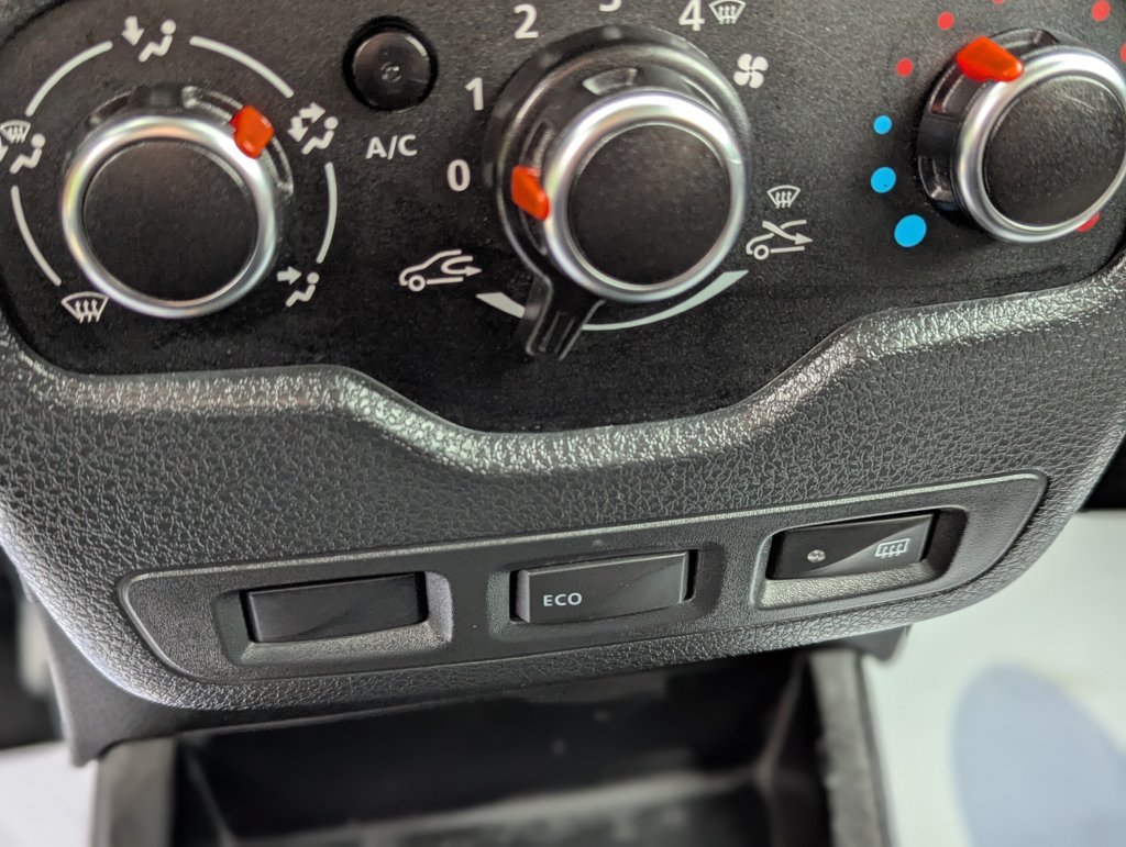 MIDCar coches ocasión Madrid Dacia Dokker Combi Essential 1.6 110Cv GLP Híbrido Etiqueta medioambiental ECO IVA y Garantía Incl