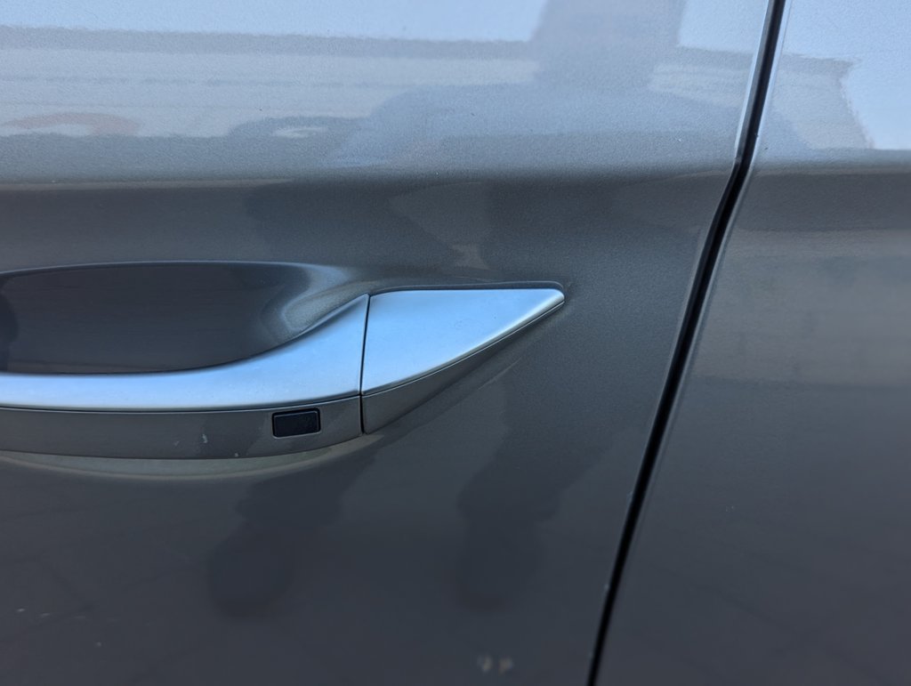 MIDCar coches ocasión Madrid HYUNDAI  iONIQ 1.6 GDI HEV Tecno DCT Hybrido
